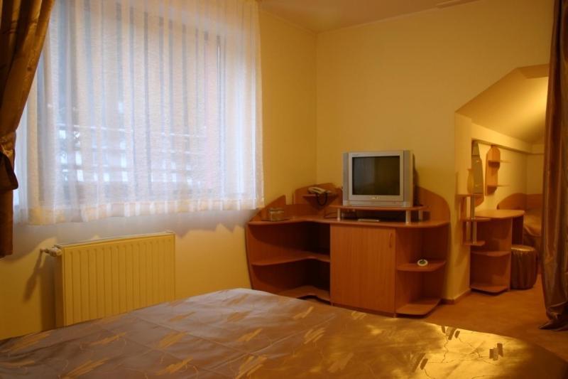 Pensiunea Turistica Delmonte Holiday Hotell Sinaia Rum bild